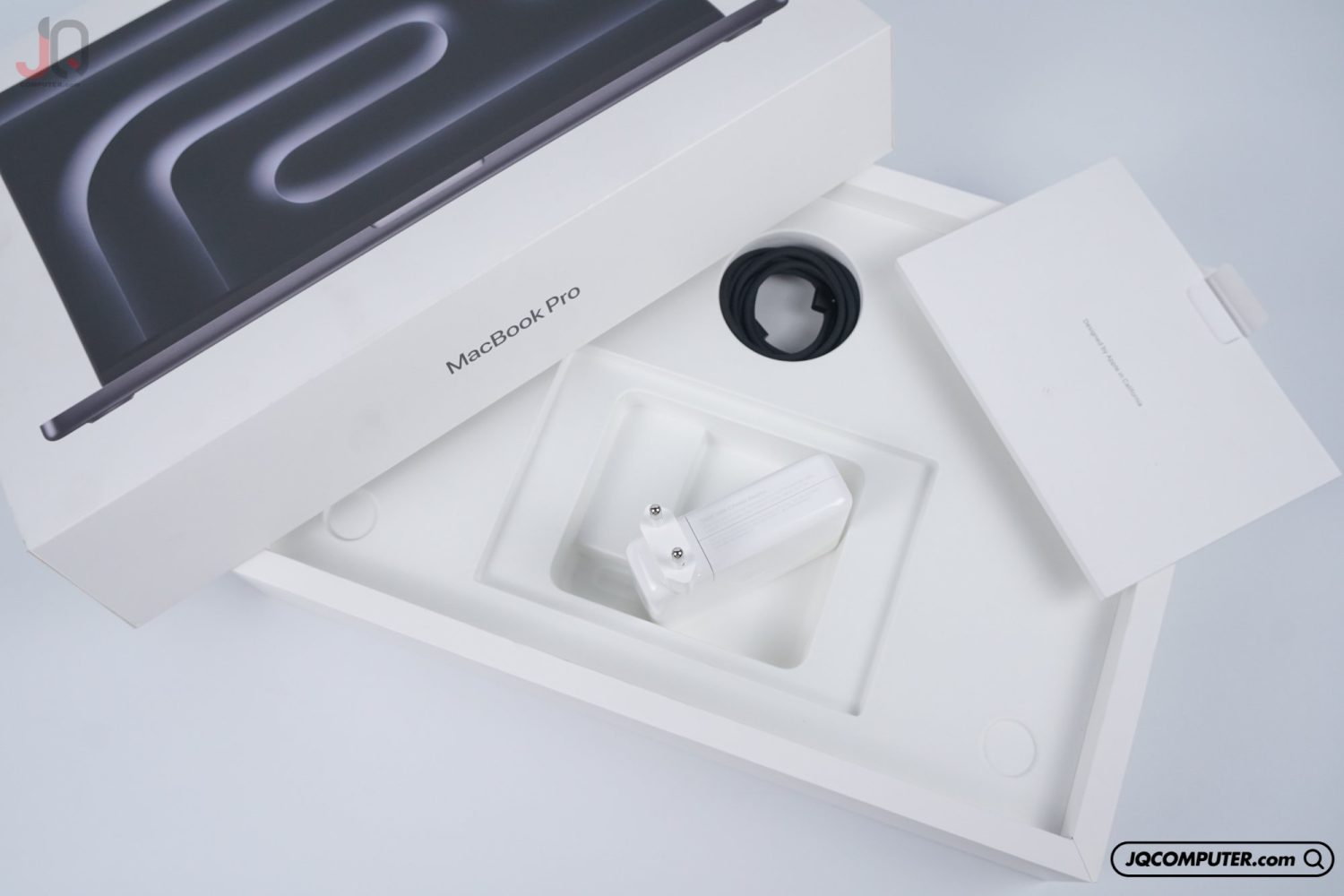 MacBook Pro 16 Apple M4 Max - Image 12