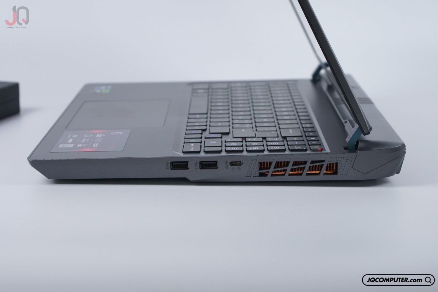 MSI Vector 16 HX - Image 13