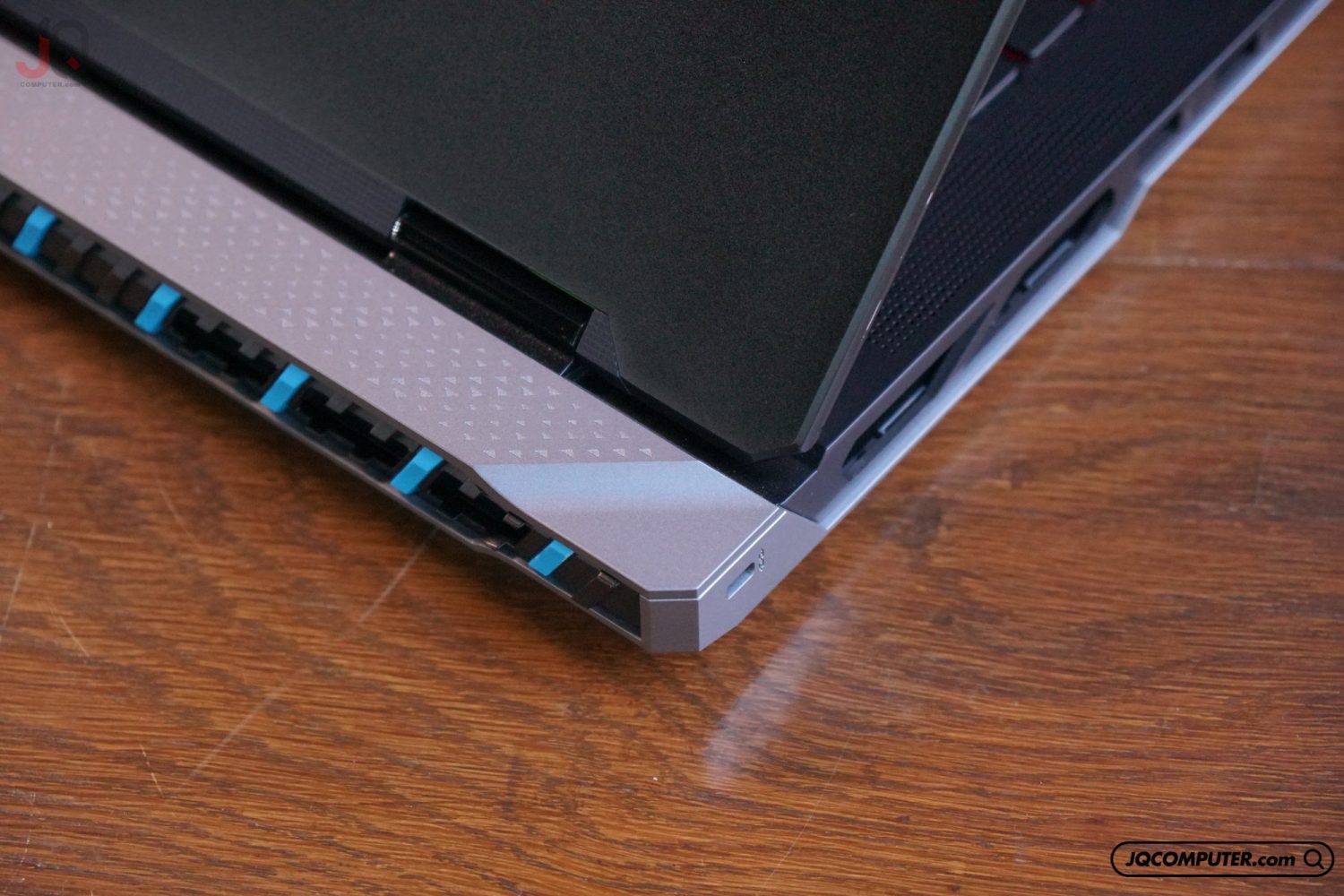 MSI Titan 18 HX - Image 17