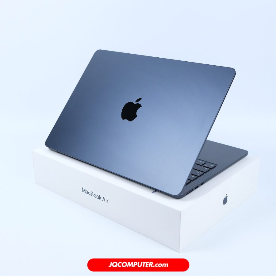 Alternative view of MacBook Air 13 Apple M2