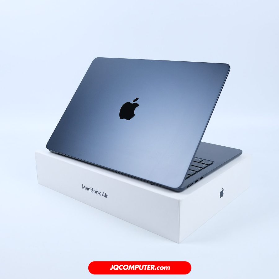 Alternative view of MacBook Air 13 Apple M3