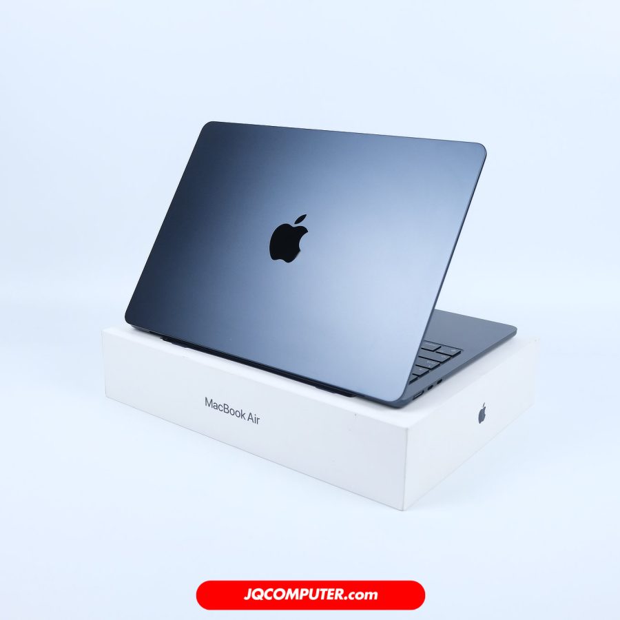 Alternative view of MacBook Air 13 Apple M3