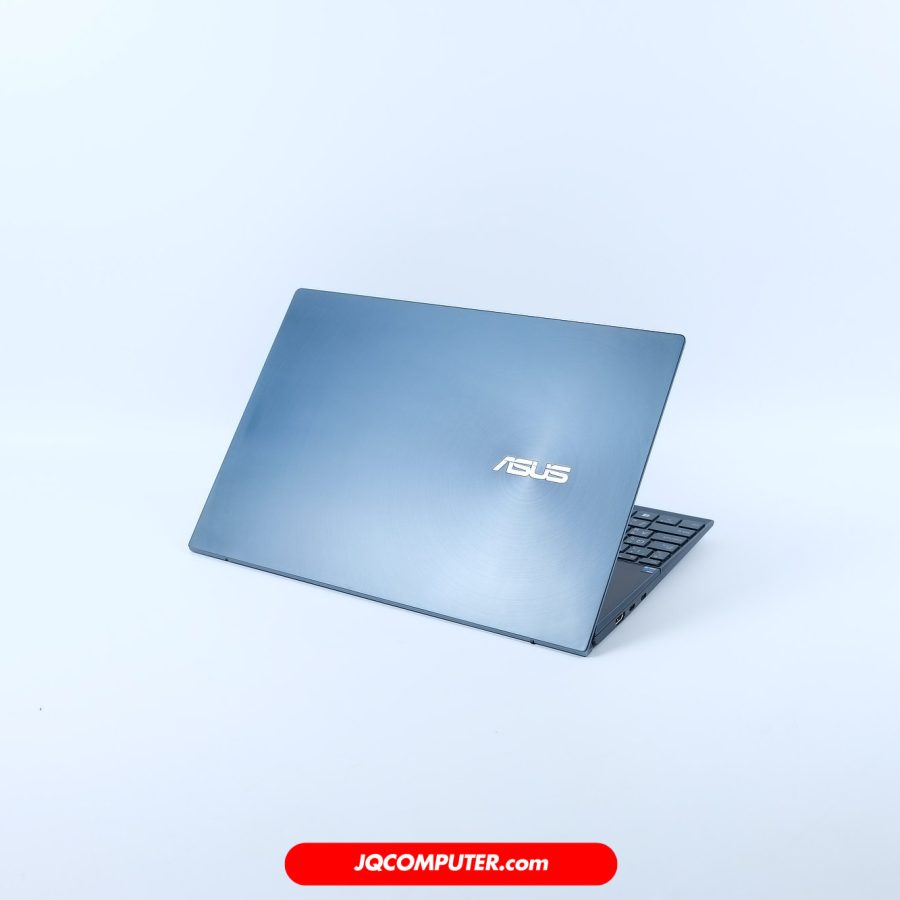 Alternative view of Asus ZenBook Duo