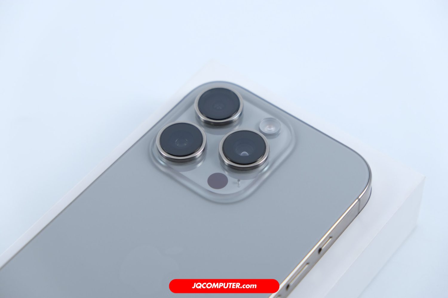 iPhone 16 Pro - Image 10