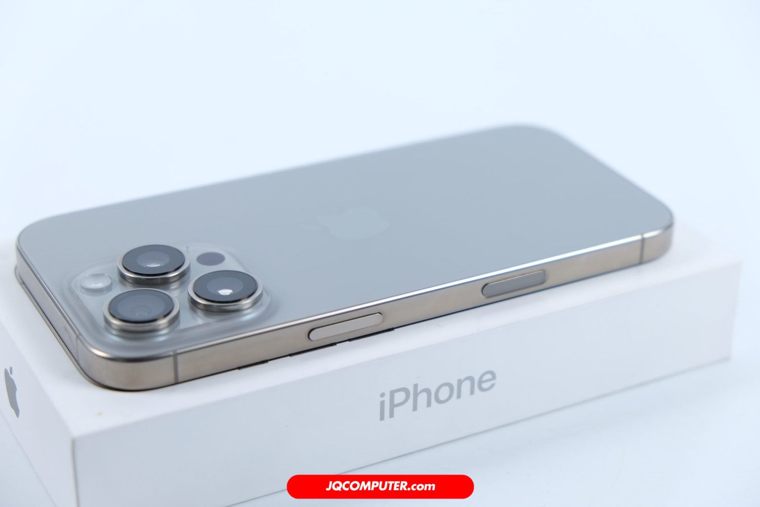 iPhone 16 Pro - Image 5
