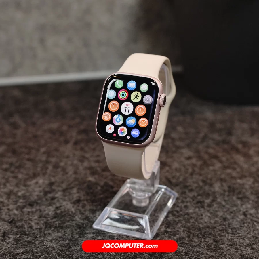 Alternative view of Apple Watch 9 GPS