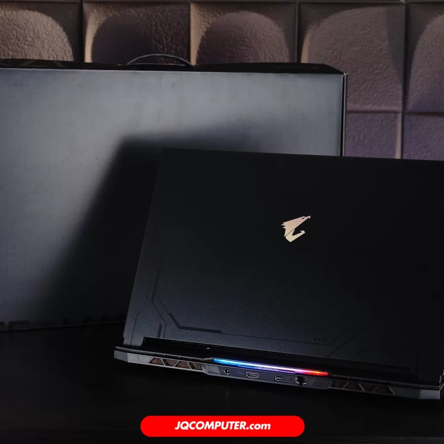 Alternative view of Gigabyte AORUS 17X