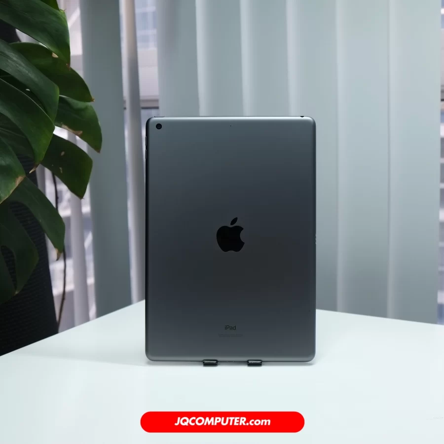 Alternative view of iPad 9 WiFi