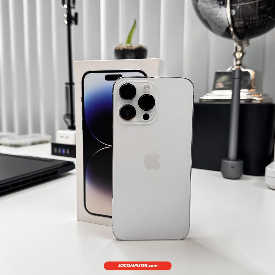Alternative view of iPhone 14 Pro Max