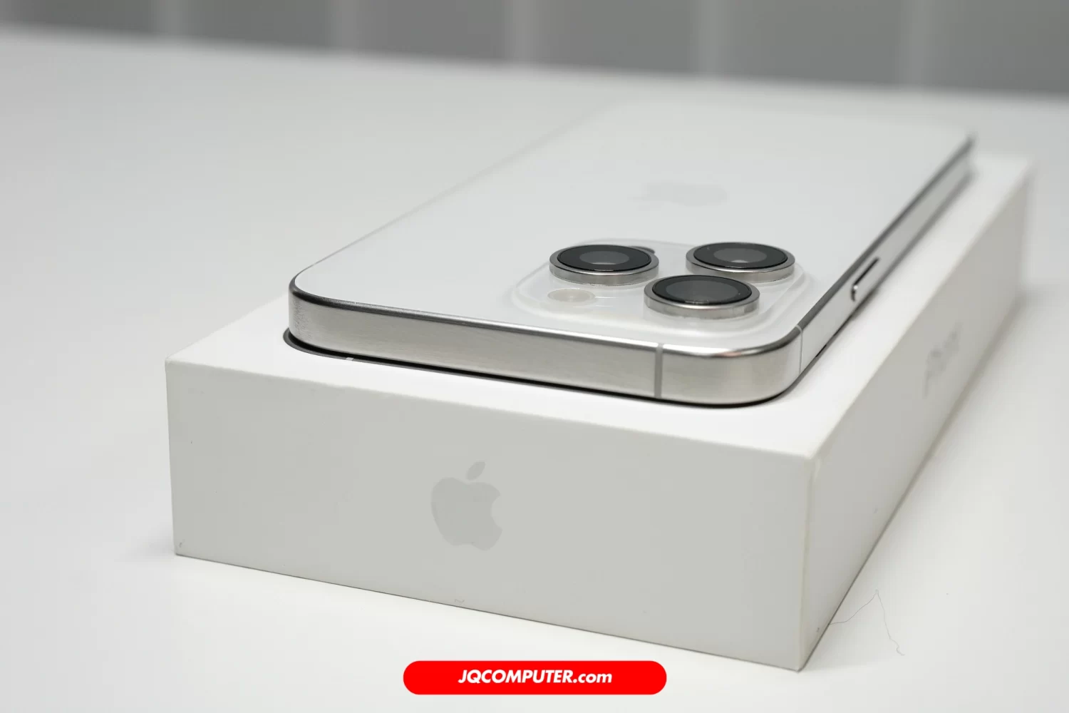 iPhone 15 Pro Max - Image 3