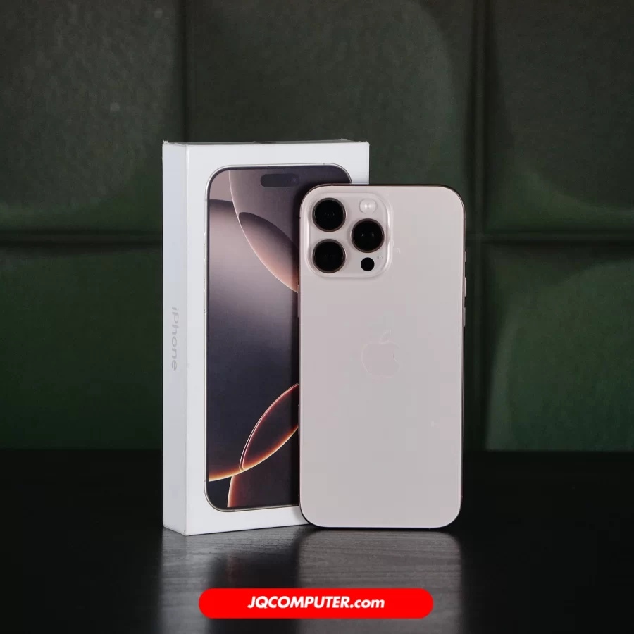 Alternative view of iPhone 16 Pro Max