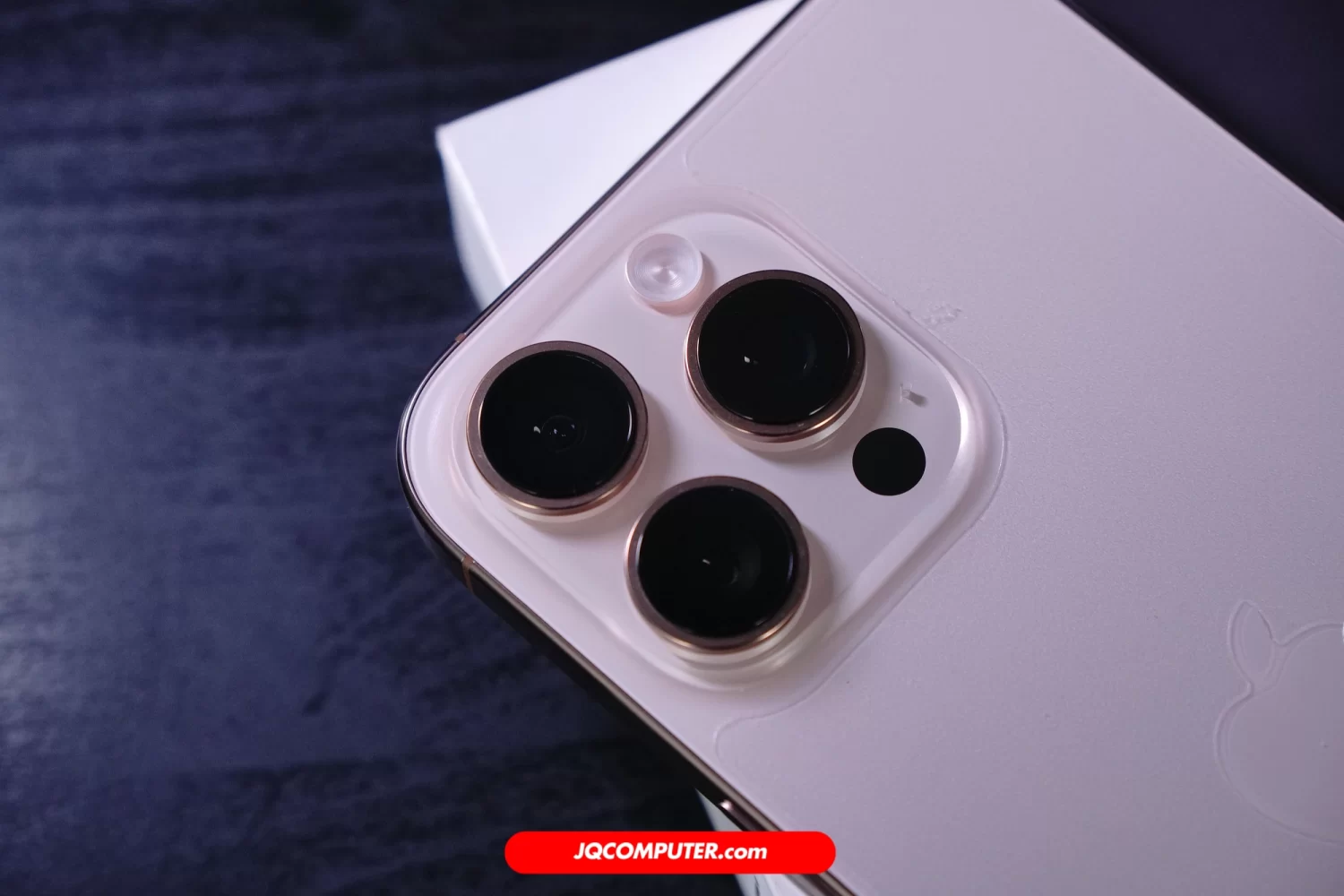 iPhone 16 Pro Max - Image 3