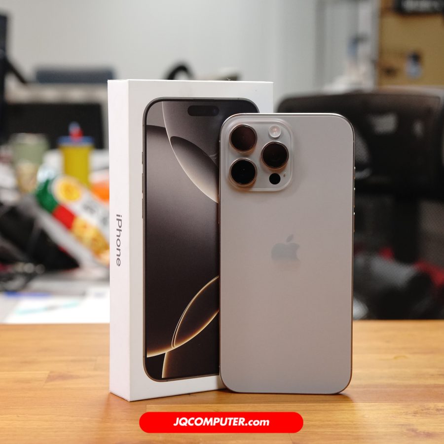 Alternative view of iPhone 16 Pro Max