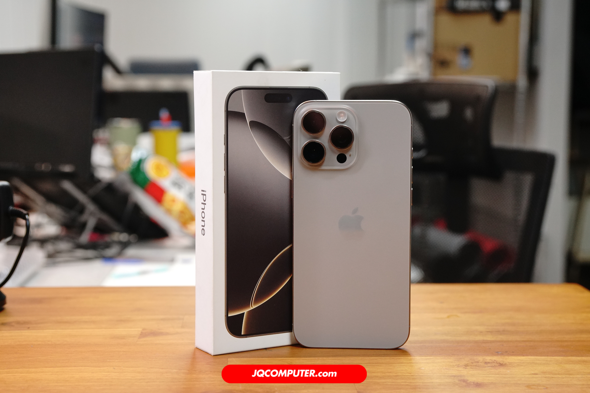 iPhone 16 Pro Max - Image 2