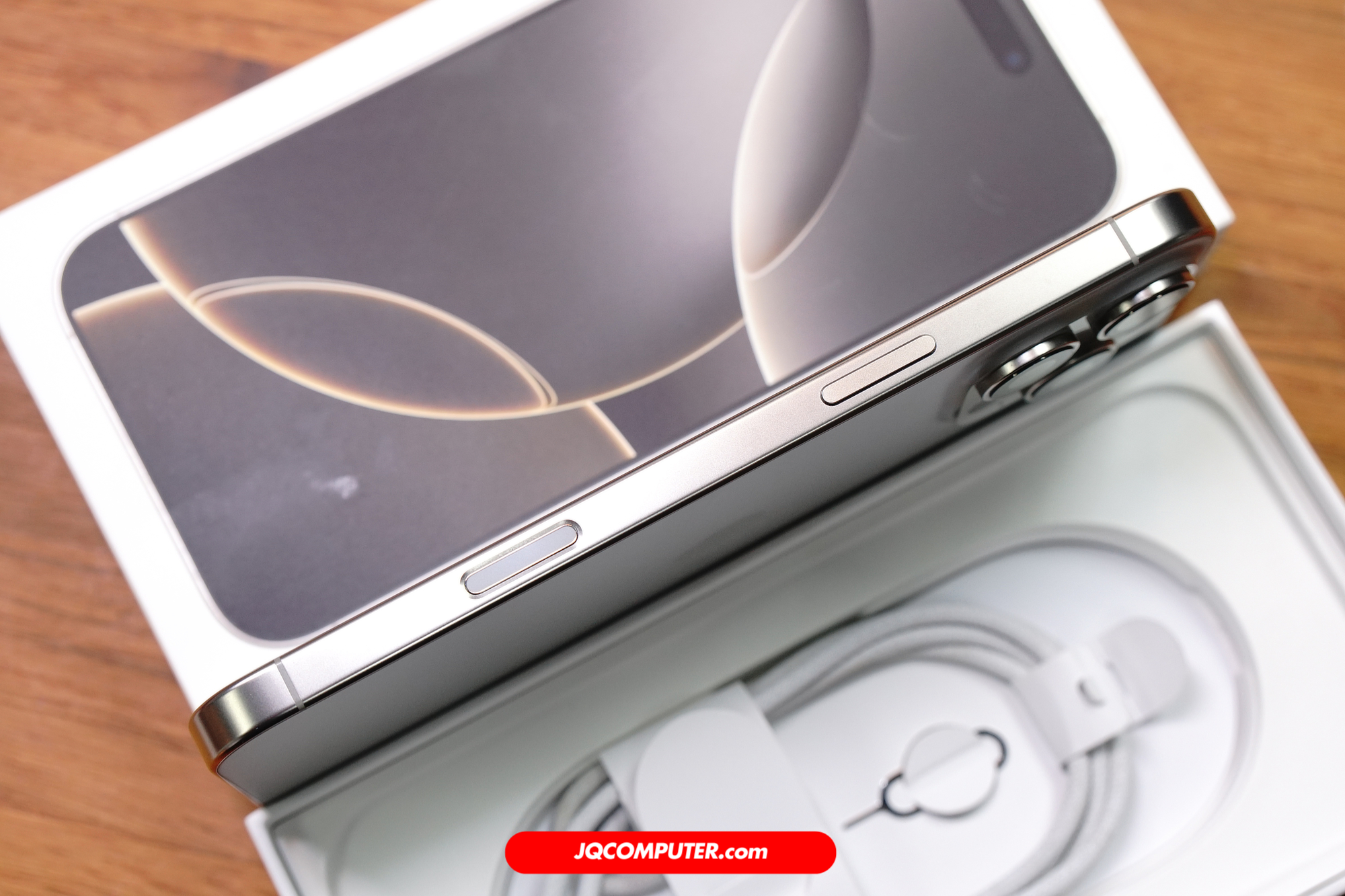 iPhone 16 Pro Max - Image 3