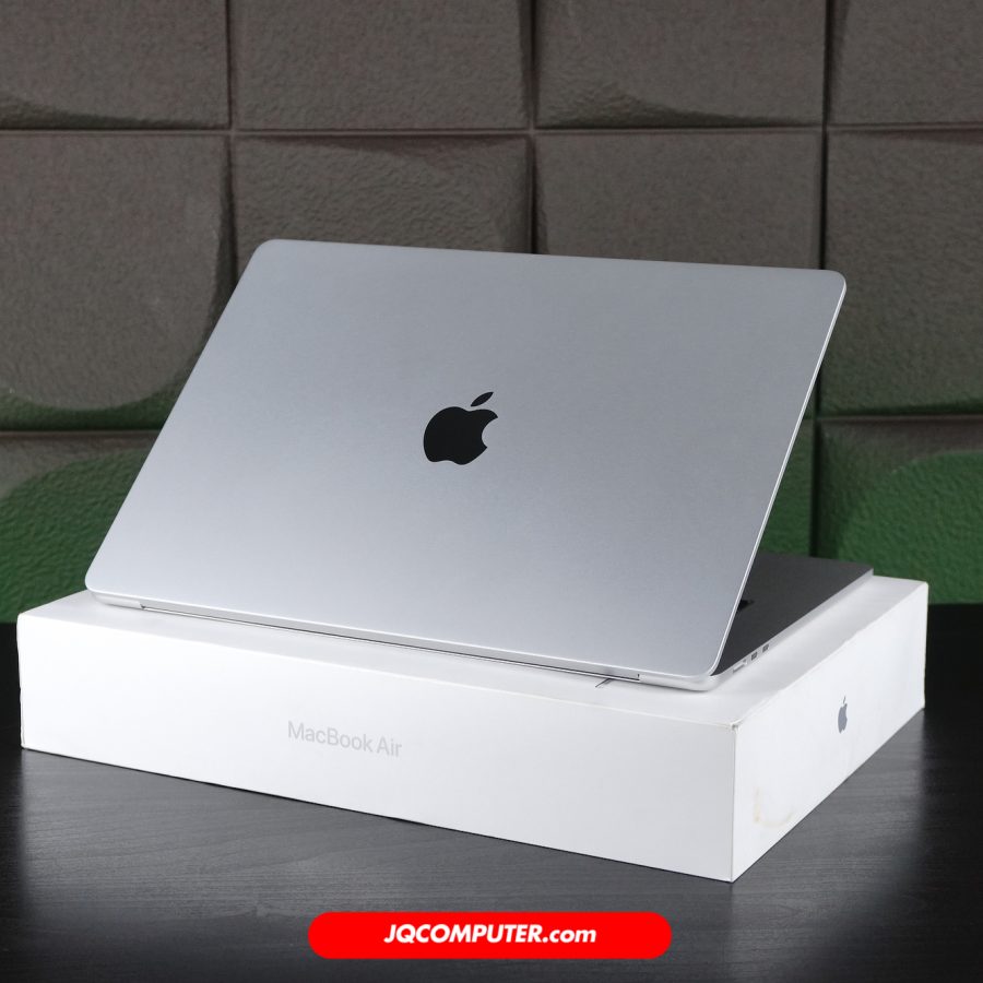 Alternative view of MacBook Air 15 Apple M4