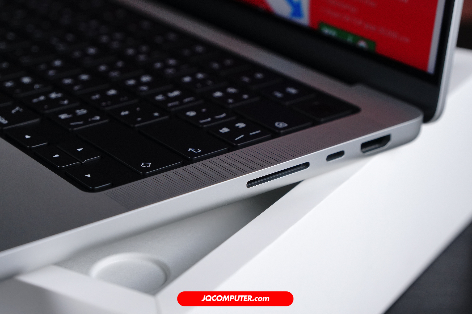 MacBook Pro 14 Apple M4 (CTO) - Image 5