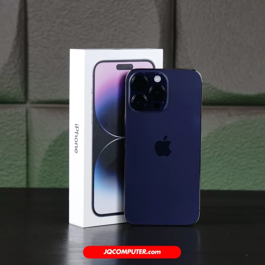 Alternative view of iPhone 14 Pro Max