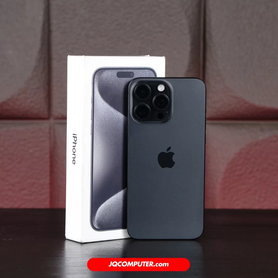 Alternative view of iPhone 15 Pro Max