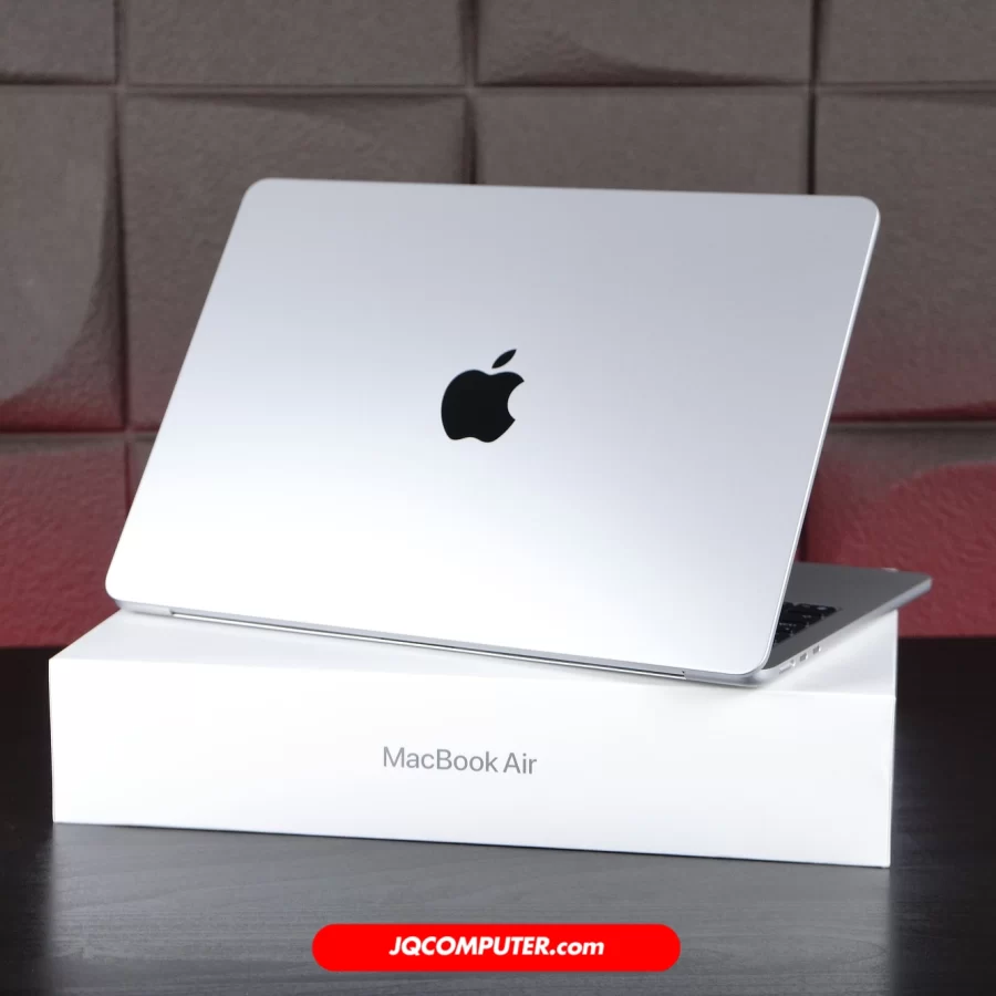 Alternative view of MacBook Air 13 Apple M4