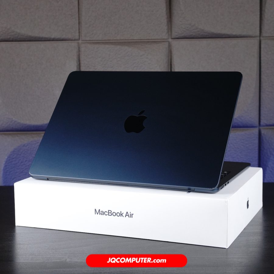 Alternative view of MacBook Air 13 Apple M4