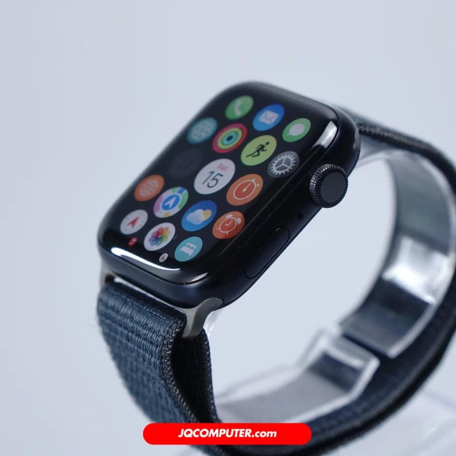Alternative view of Apple Watch 9 GPS
