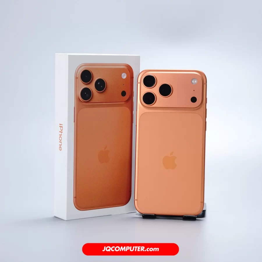 Alternative view of iPhone 17 Pro Max