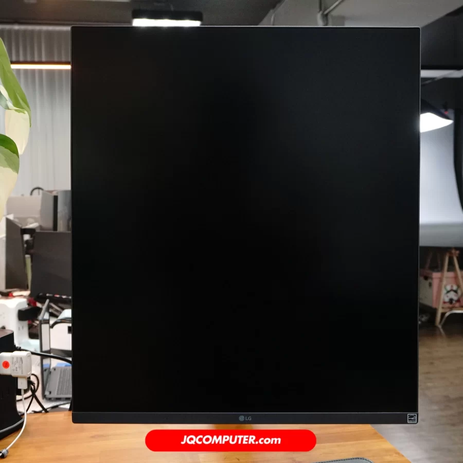 Alternative view of 28-inch LG DualUp Monitor